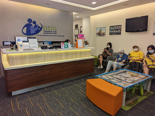 Patient treatment at Family Health Chiropractic